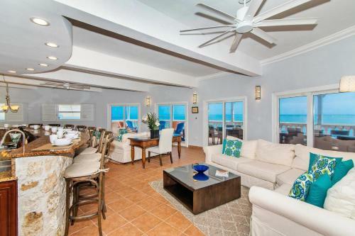 Cayman Castle By Grand Cayman Villas
