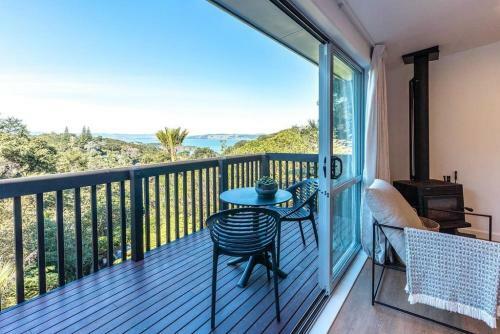 Family Friendly Home With Tree Top Vista