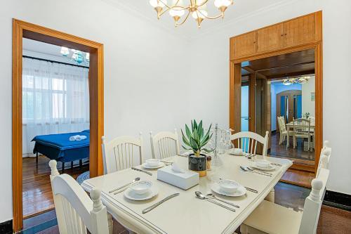 Locals Apartment House 20