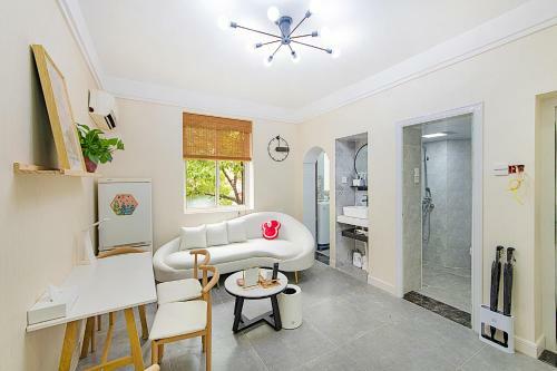 Locals Apartment Place 07