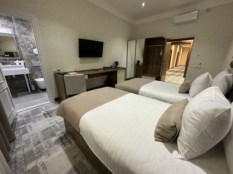 Green Park Hotel