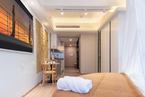 Locals Apartment House 00