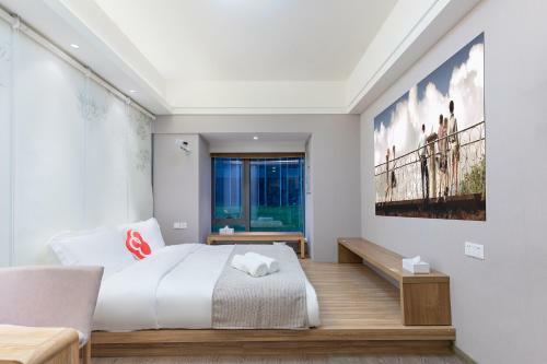Locals Apartment Inn 00