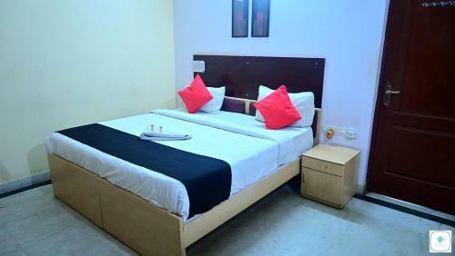 Hotel The Roy Grand Inns