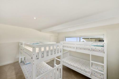 Seaview On Seaview Exceptional And Spacious With Sensational Views