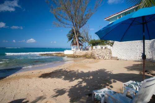 Hotel Edgewater Beach Villa - Beach Front, Close To All Attractions