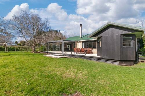 Lascelles Escape - Dairy Flat Holiday Home