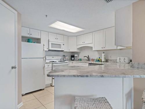 Apartamento Phoenix VI 6512 - Beachfront W/ Beautiful Ocean Views!