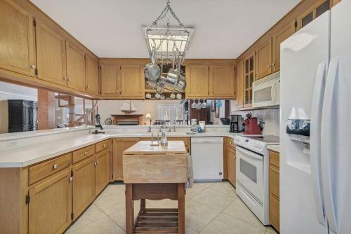 Spacious Private Bayfront & Pet Friendly 5bd/3ba + Bonus Loft