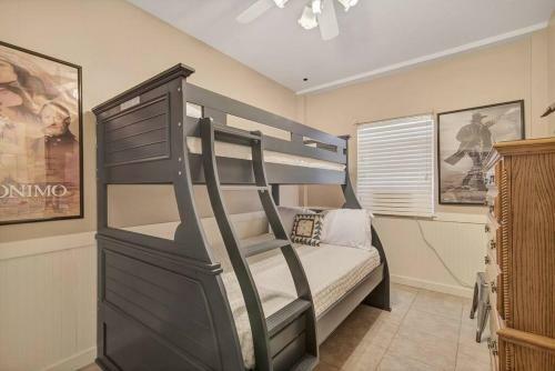 Spacious Private Bayfront & Pet Friendly 5bd/3ba + Bonus Loft