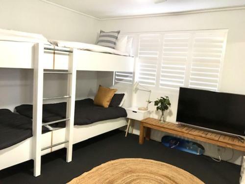 Breezy Ascot Apartment