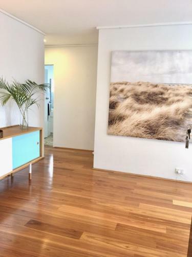 Breezy Ascot Apartment
