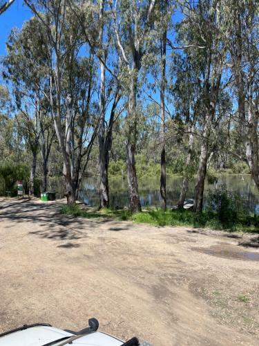 Bundalong Riverside House