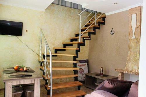 Apartamento 20, 9 Aprili Street
