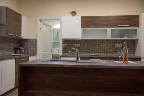 Plaza Apartments