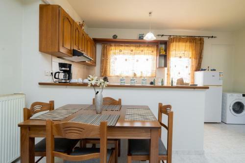 En Elladi Apartment