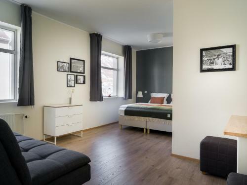 Hostal Salt Guesthouse