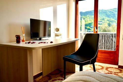 Bed & Breakfast Atomos