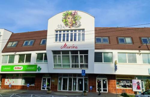 Hostal Penzion Mar�na