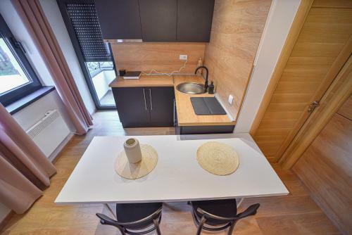 Beli Bor Apartmani Zlatibor