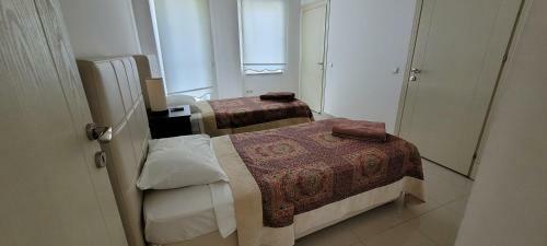 Immaculate 4-bed Villa With Large Garden And Pool