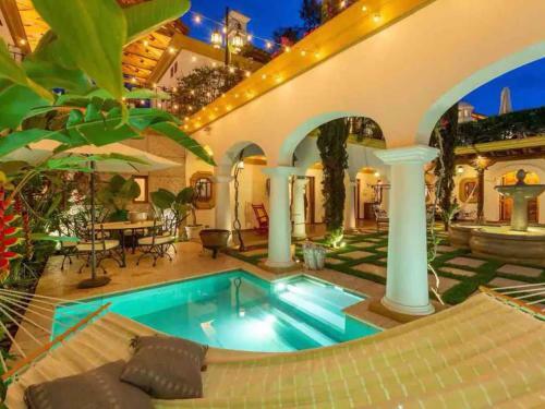 Casa Opulencia