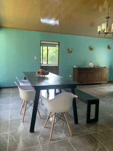 Villa Sloth Rose House