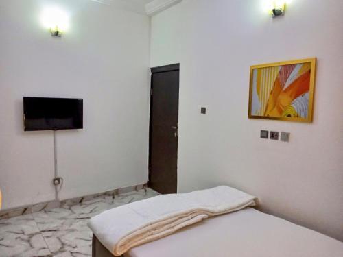 Lovely 2-bedroom Serviced Apartment.