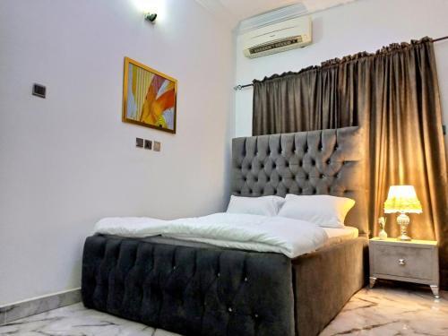 Lovely 2-bedroom Serviced Apartment.