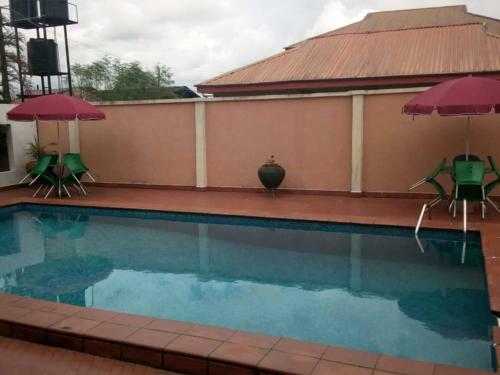 3 Br Apartment With Swimming Pool