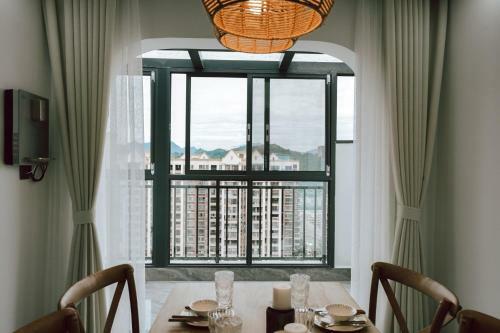 Locals Apartment House 22