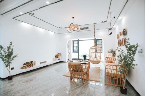 Locals Apartment House 22
