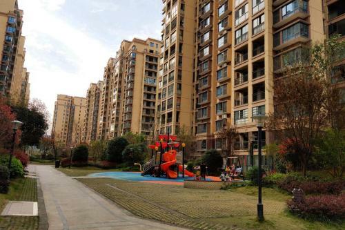 Locals Apartment House 11