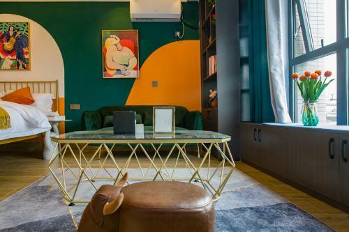 Locals Apartment House 14