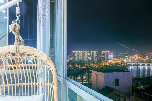 Locals Apartment Place 01