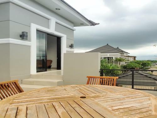 Golden Leaf Villa
