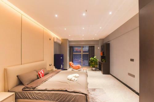 Locals Apartment House 02