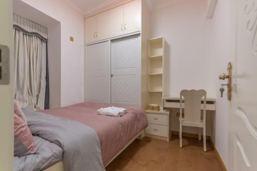 Locals Apartment Inn 16