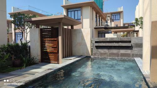 Mystery Villa