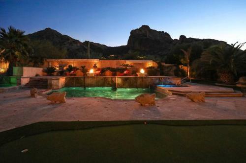 Villa Camelback Mountain Mansion In Paradise Valley, Az