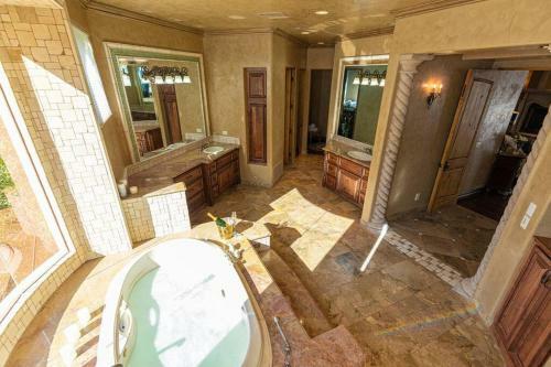 Villa Camelback Mountain Mansion In Paradise Valley, Az