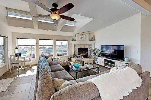 Bodega Bay Oasis