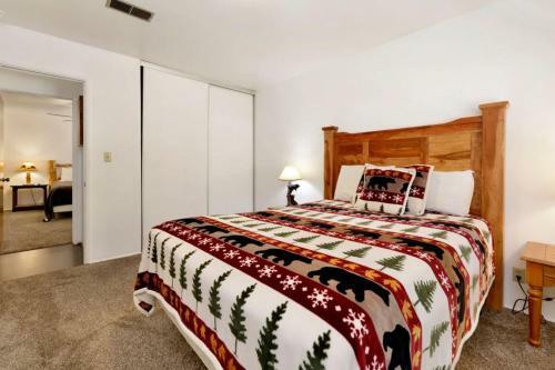 Cuddle Bear's Cabin #2075 By Big Bear Vacations