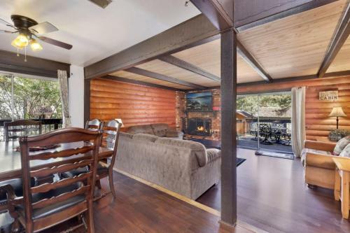 Cuddle Bear's Cabin #2075 By Big Bear Vacations