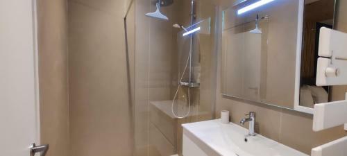 160 M With Pool-garden-terrace And Wifi