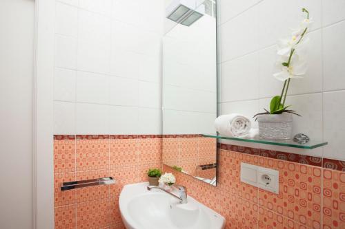 Teopenthouse Apartments