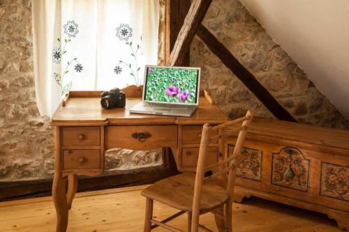 Traditional White Carniola House Kal
