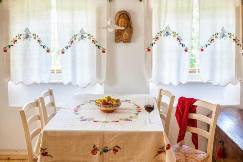 Traditional White Carniola House Kal