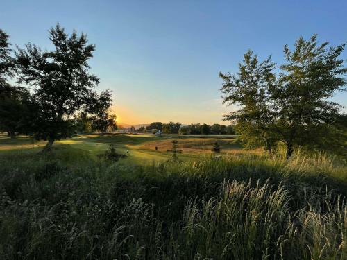 Greenbay Apartment With Free Parking