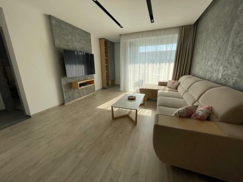 Greenbay Apartment With Free Parking